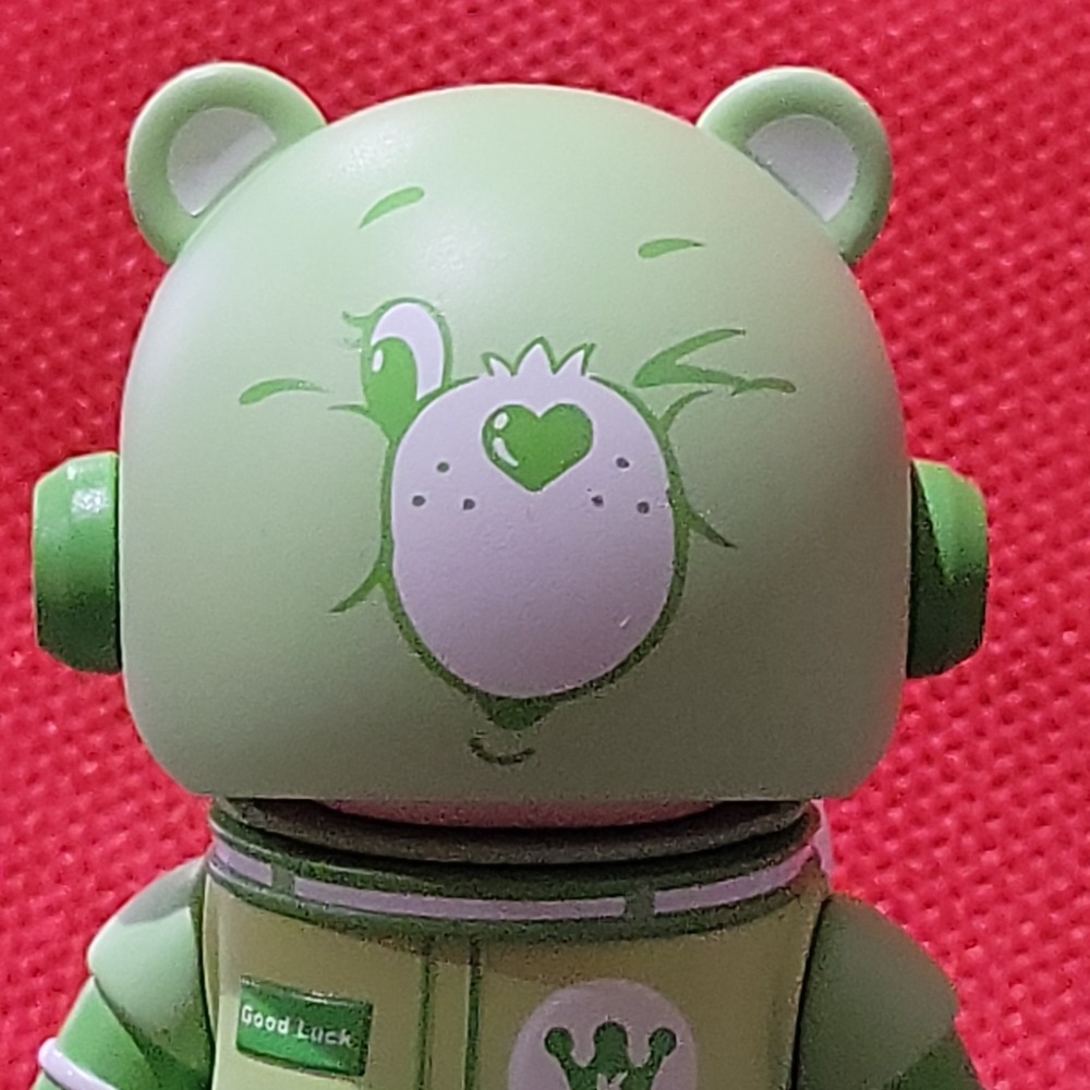 POP MART 100% Mega Space Molly Series 3 Confirmed Figure Toy - Good Luck Bear
